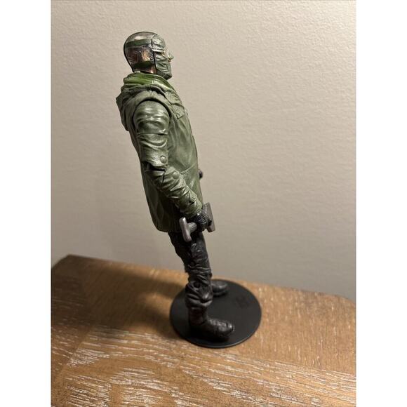 DC Multiverse The Batman The Riddler Edward Norton Action Figure with data card - Picture 8 of 16